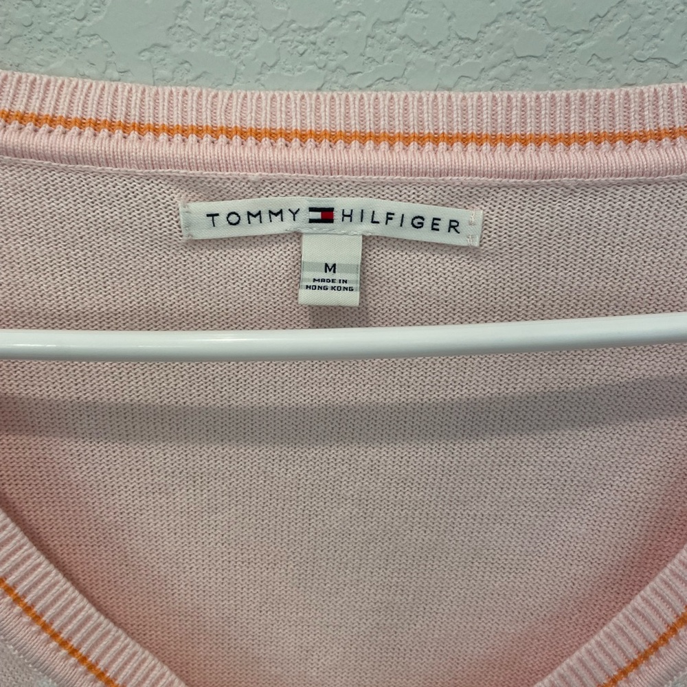 Tommy Hilfiger Argyle Pink V-Neck Sweater Women’s Size Medium - Picture 2 of 8